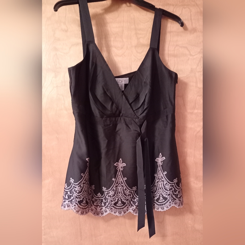 Loft sleevless top size 12